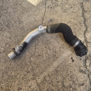 Kühlrohr Audi A4 B8 8K Audi A5 8K0121071C Wasserleitung