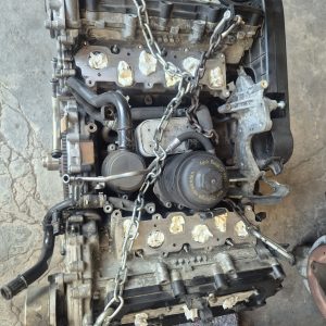 Motor Audi A4 B8 A5 8T 2.7 TDI CGK CGKA 140 kW 190 PS komplett mit Zylinderköpfen