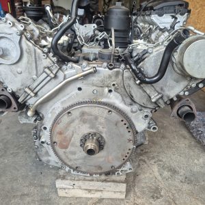 Motor Audi A4 B8 A5 8T 2.7 TDI CGK CGKA 140 kW 190 PS komplett mit Zylinderköpfen