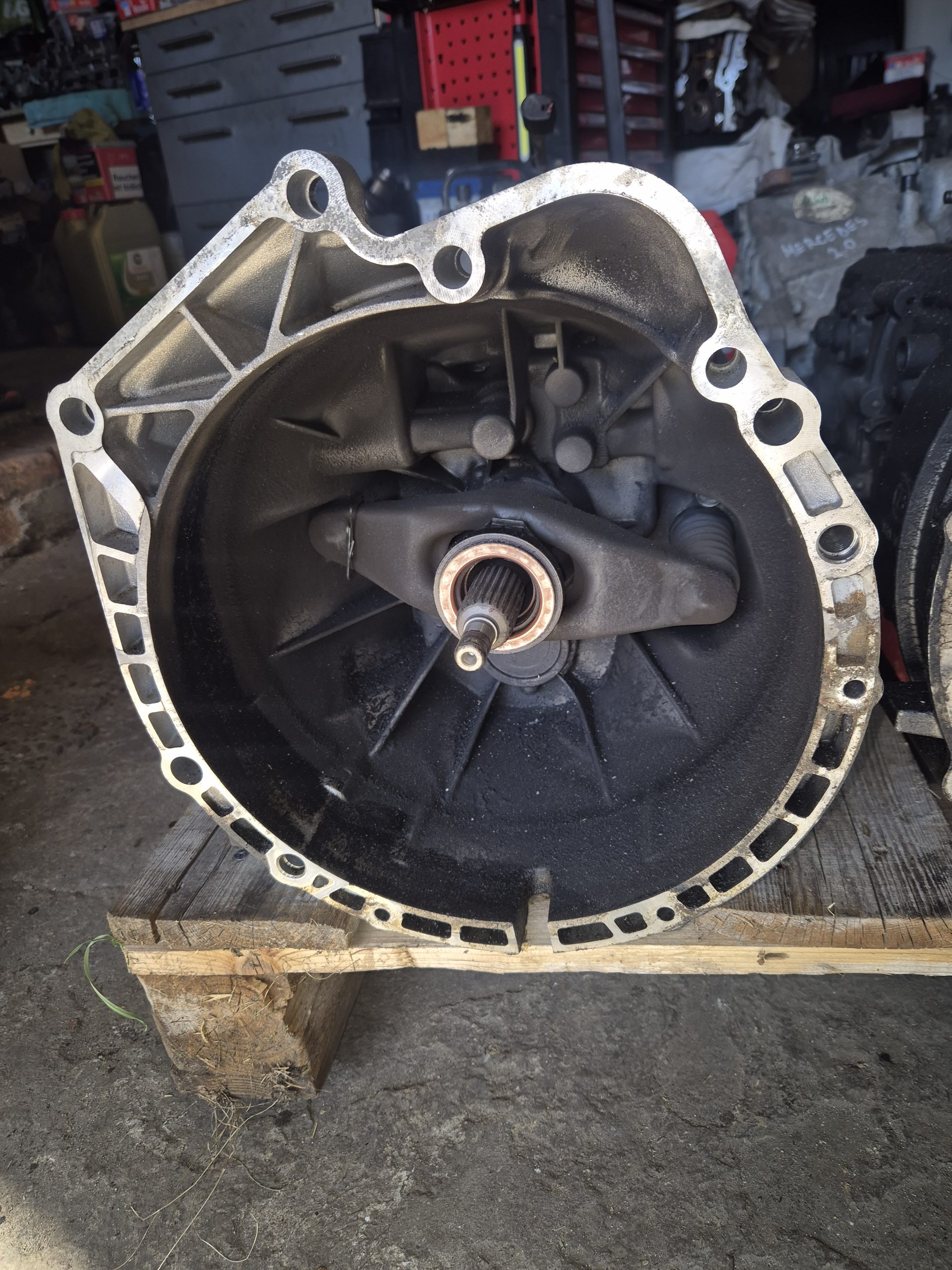 BMW E90 E91 318i Getriebe 2170017396 23007533818 6-Gang Schaltgetriebe